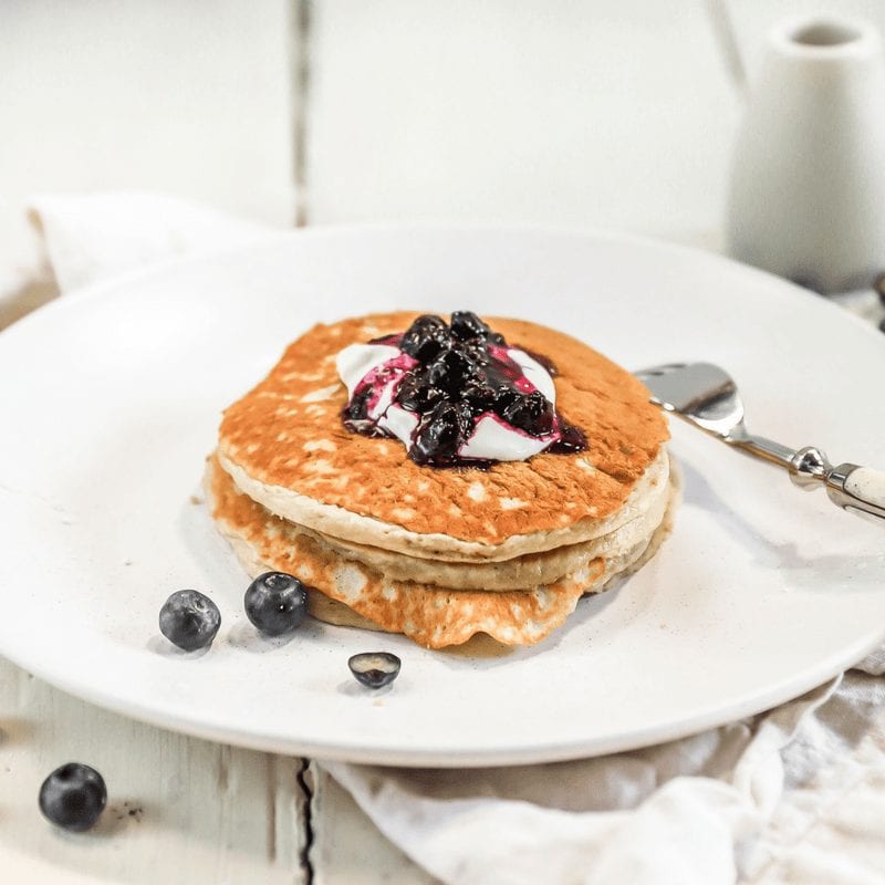 BANANA PROTEIN PANCAKES 1