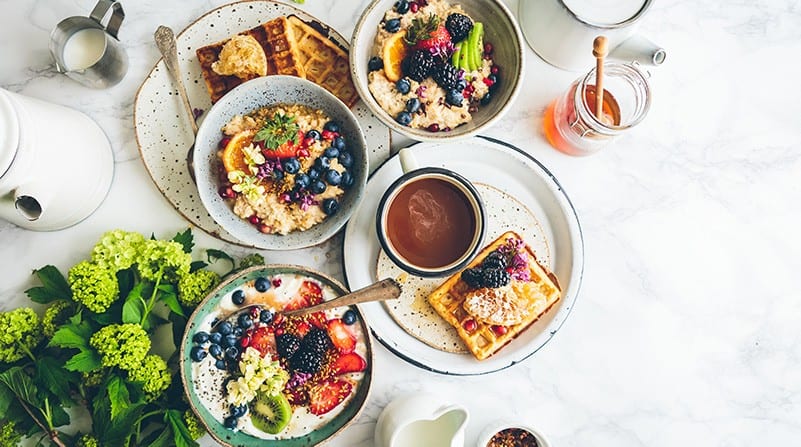 What Foods You Should  Be Eating For Breakfast And When (+ Recipes!)